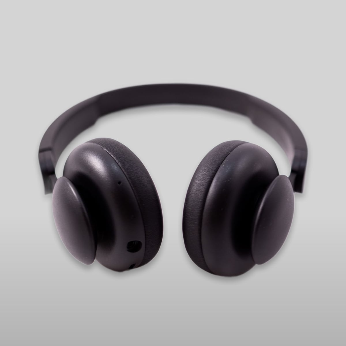 Over-ear headphones, studio tone scene