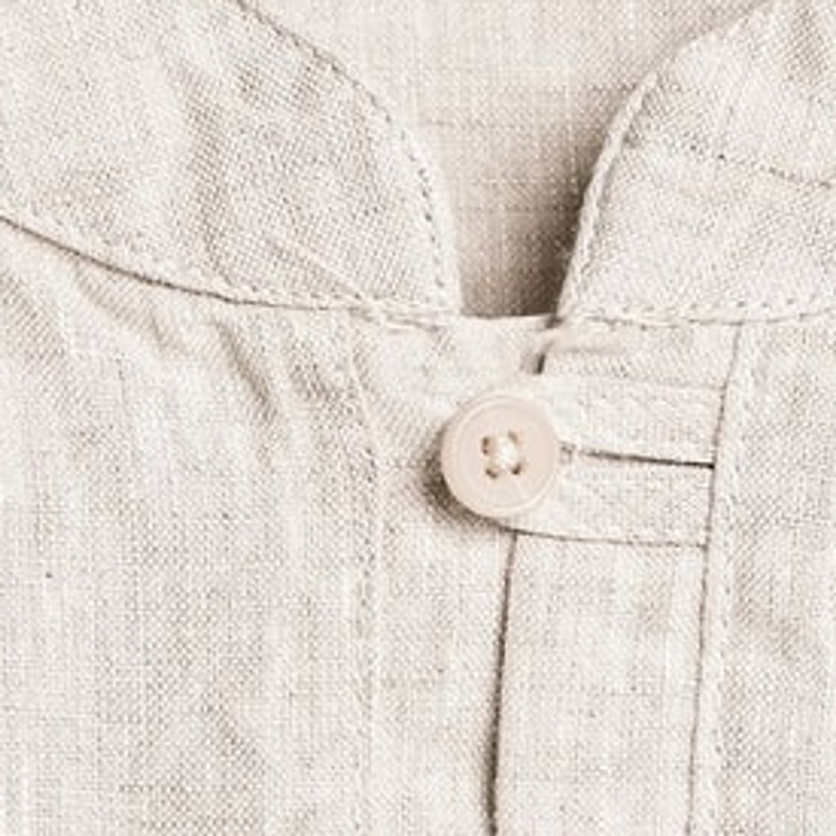 Linen shirt, detail scene