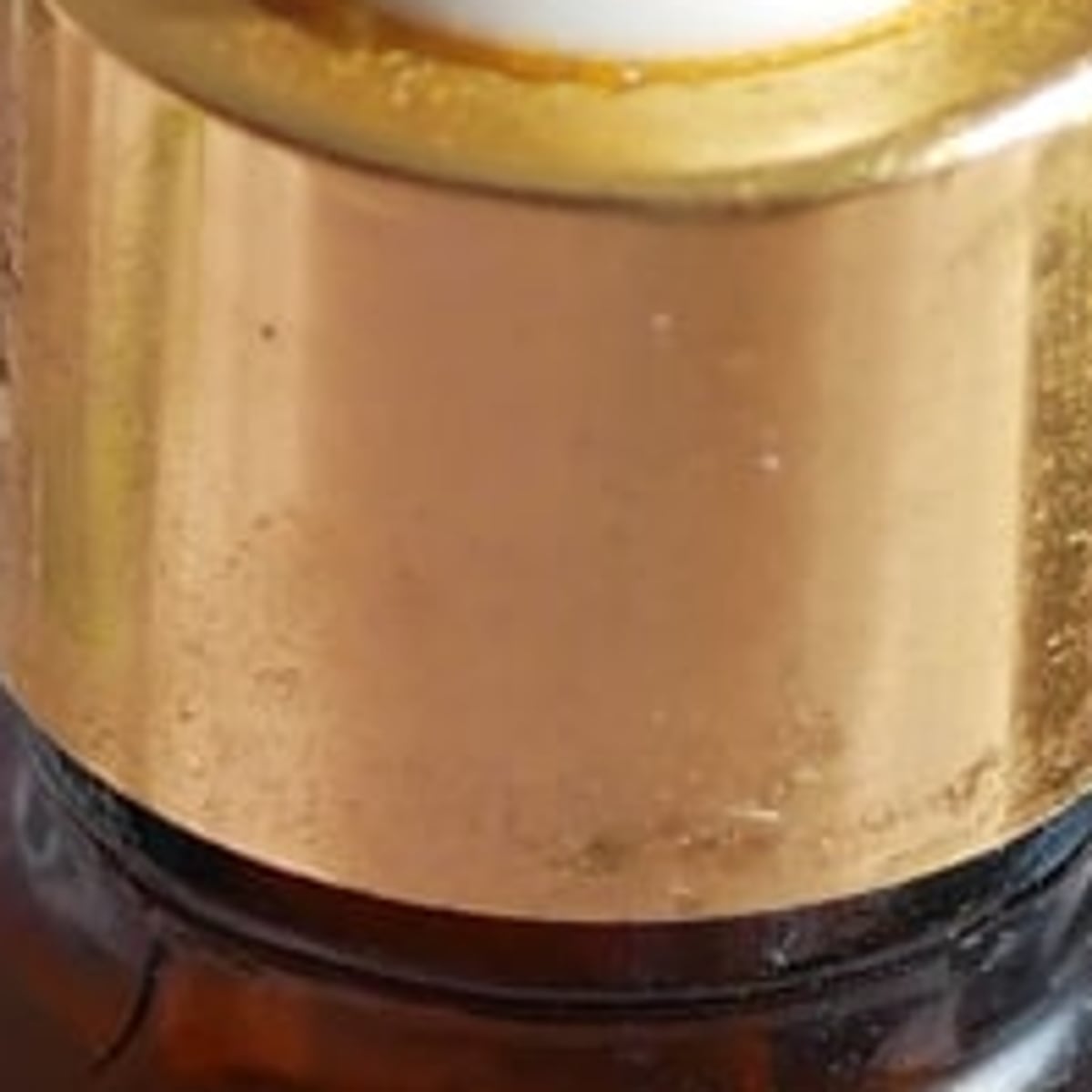 Amber serum bottle, detail scene