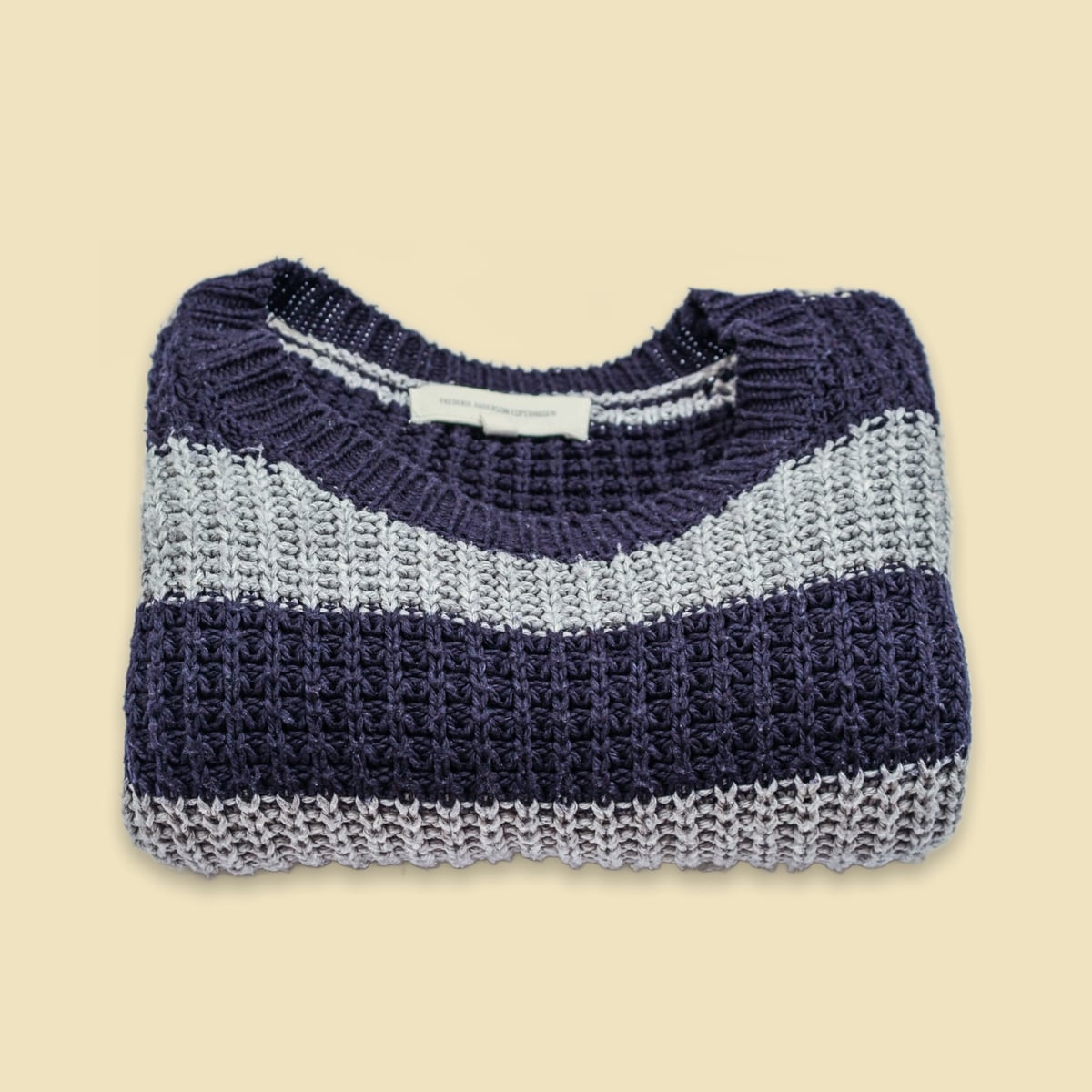 Knit sweater, colour field scene